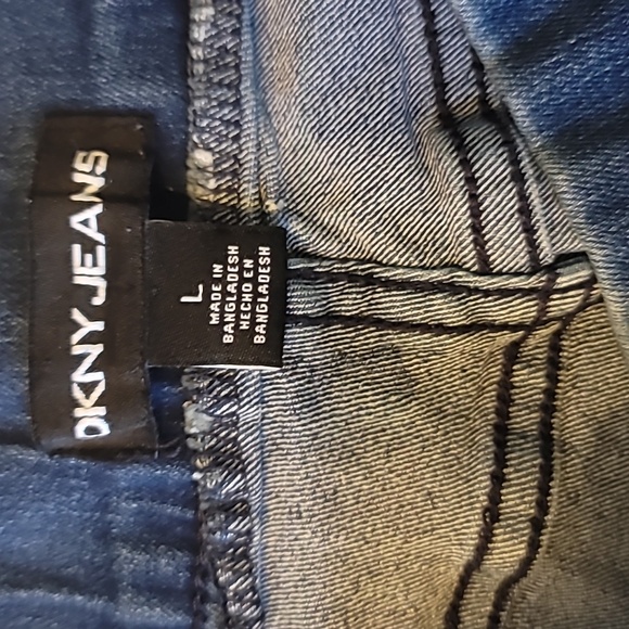 DKNY pull on jean shorts - Picture 4 of 4